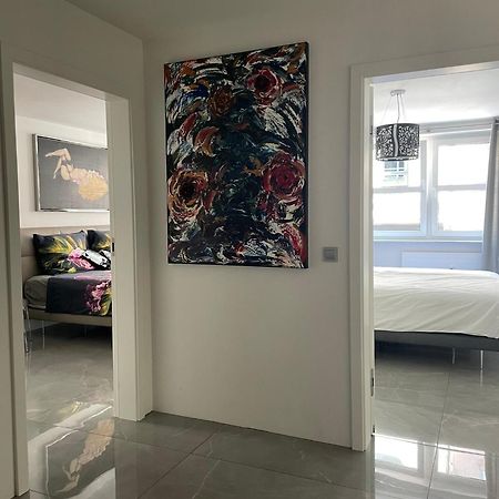 Luxurious 2 Bedroom Apartment Old City มิวนิก ภายนอก รูปภาพ